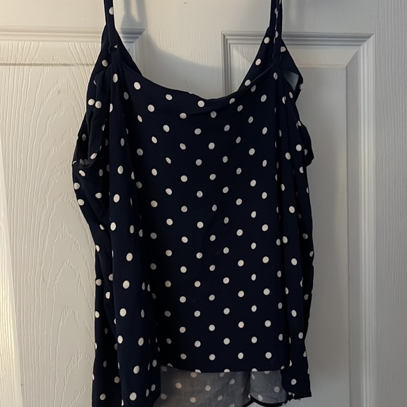 Tank top with buttons in the front. Size XL - Picture 2 of 2